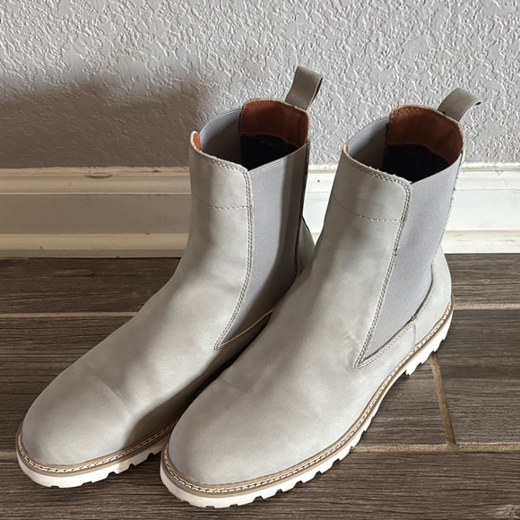 Steve Madden Light Gray Boots - Picture 1 of 6